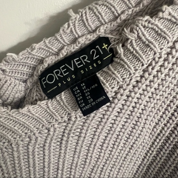 Forever 21 (1X) distressed gray cropped sweater - Picture 3 of 4